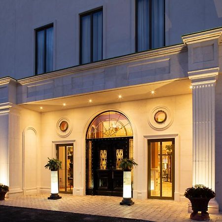 Lawlors Hotel นาส ภายนอก รูปภาพ