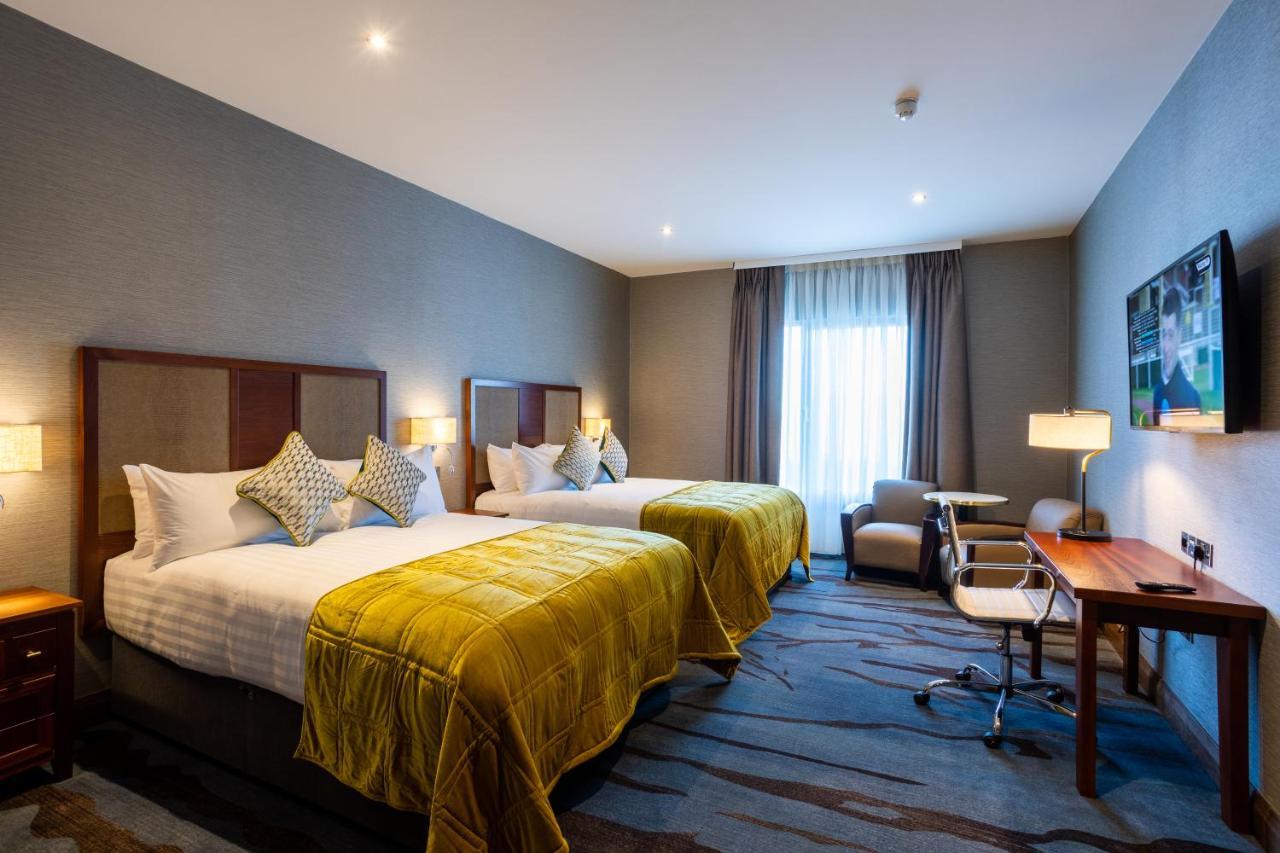 Lawlors Hotel นาส ภายนอก รูปภาพ