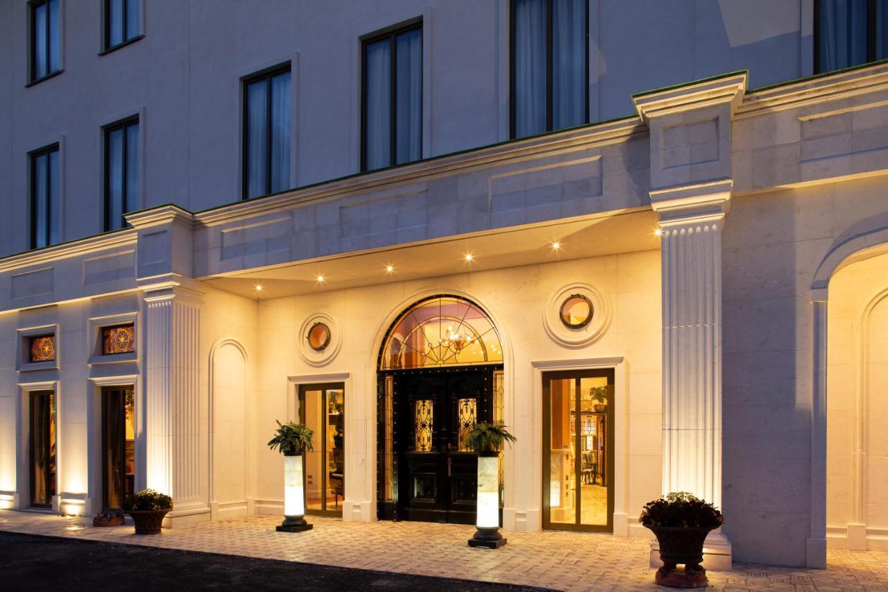 Lawlors Hotel นาส ภายนอก รูปภาพ