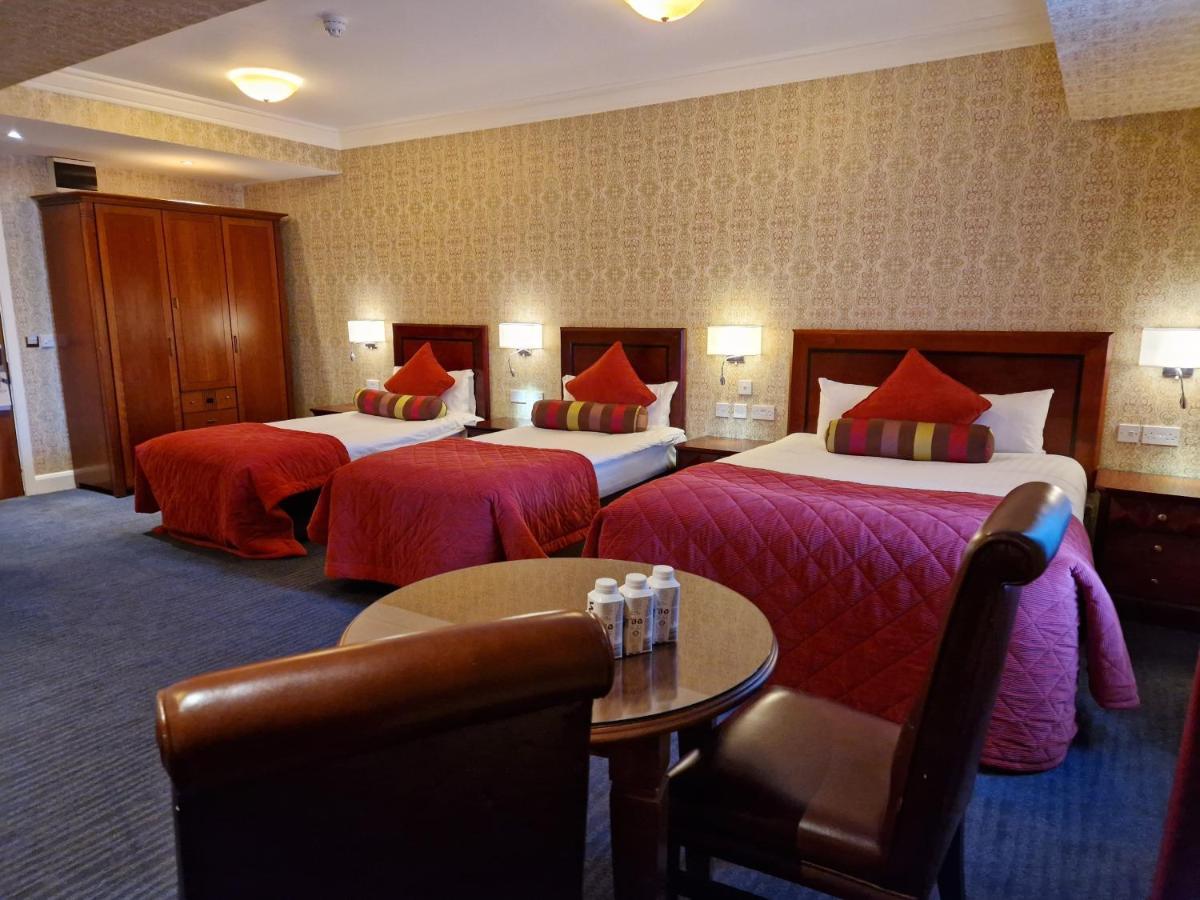 Lawlors Hotel นาส ภายนอก รูปภาพ