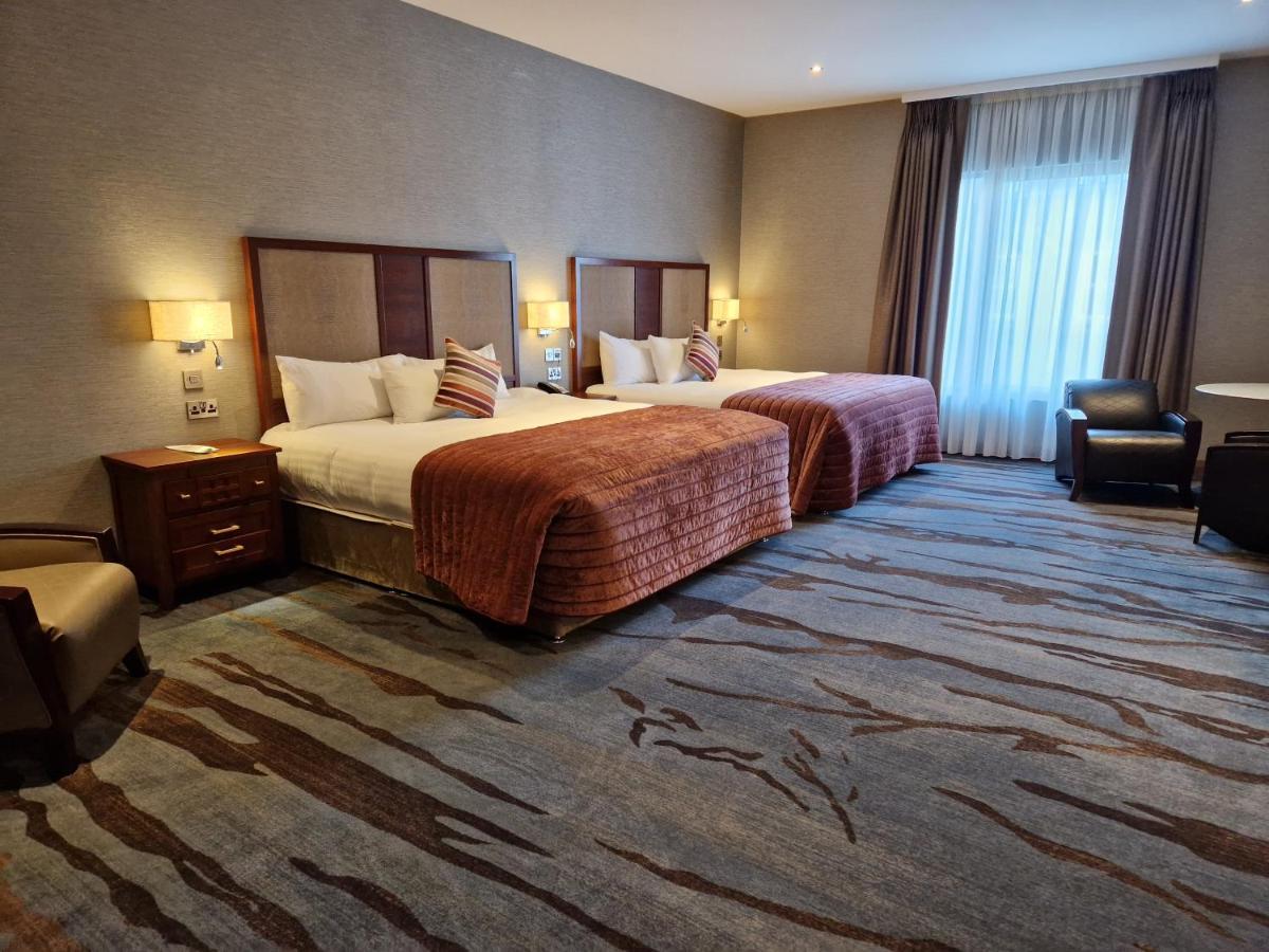 Lawlors Hotel นาส ภายนอก รูปภาพ