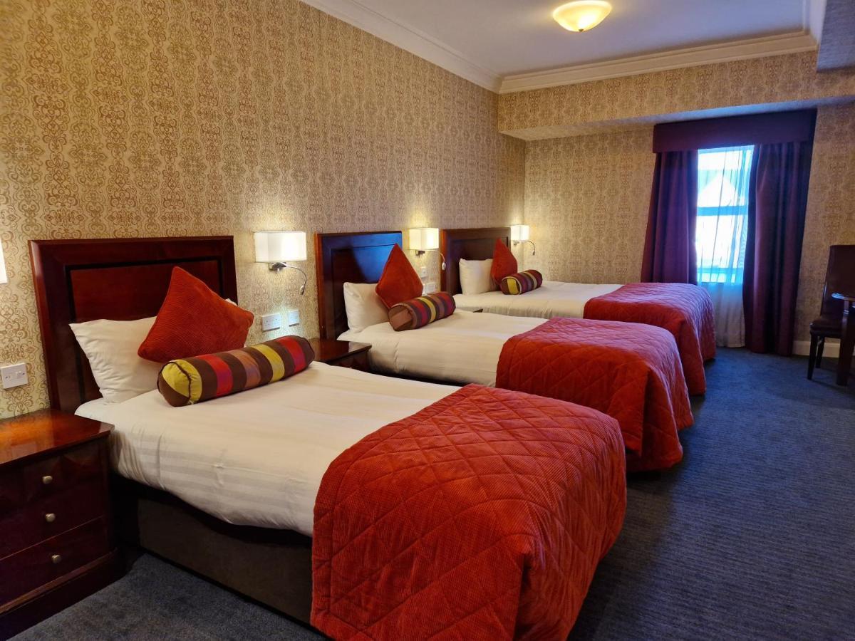 Lawlors Hotel นาส ภายนอก รูปภาพ