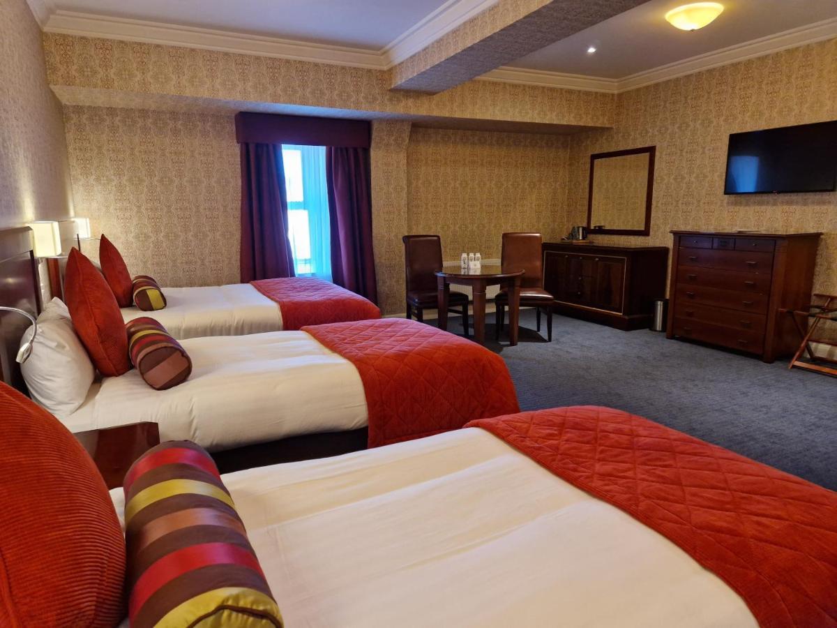 Lawlors Hotel นาส ภายนอก รูปภาพ
