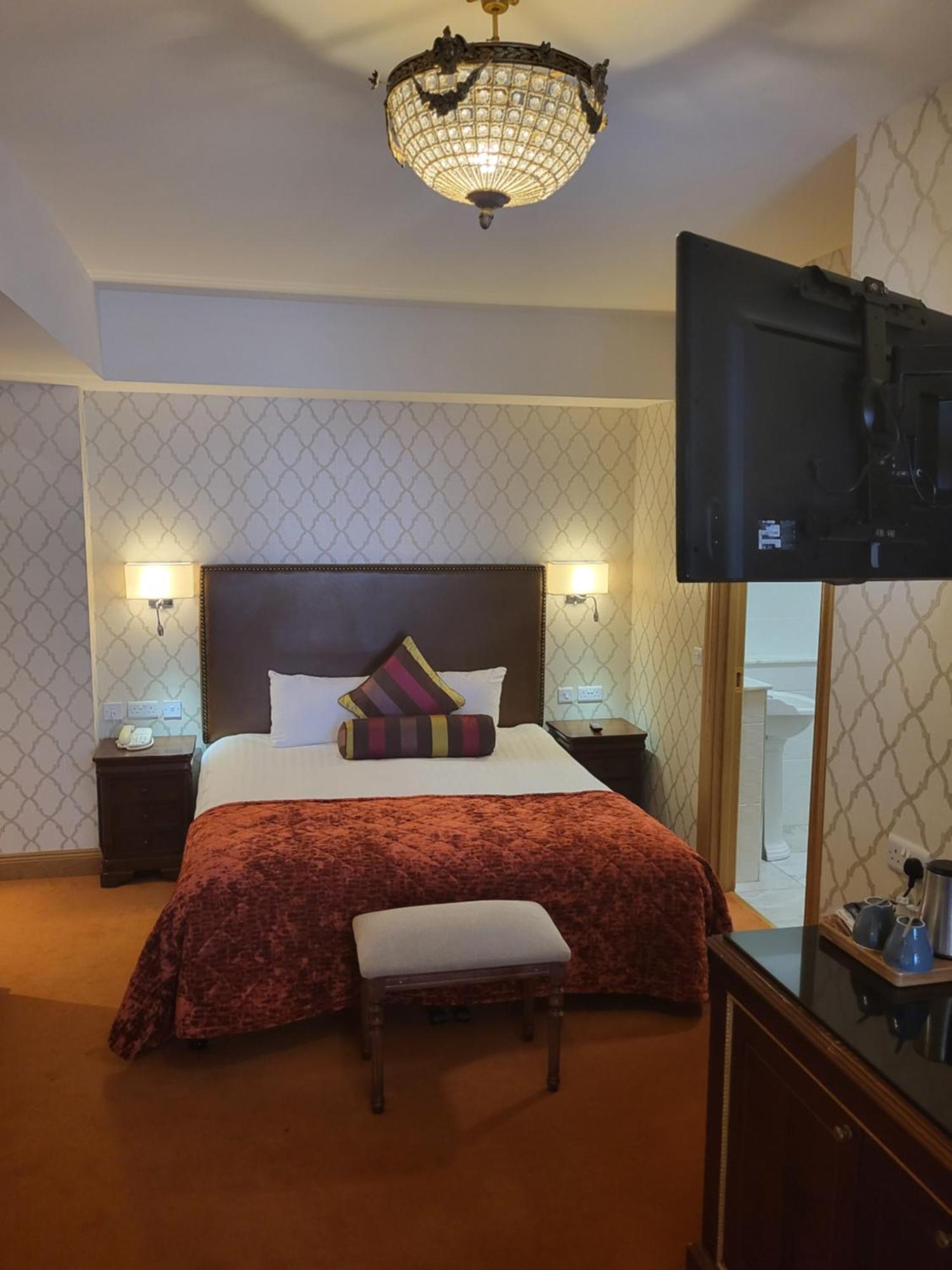 Lawlors Hotel นาส ภายนอก รูปภาพ