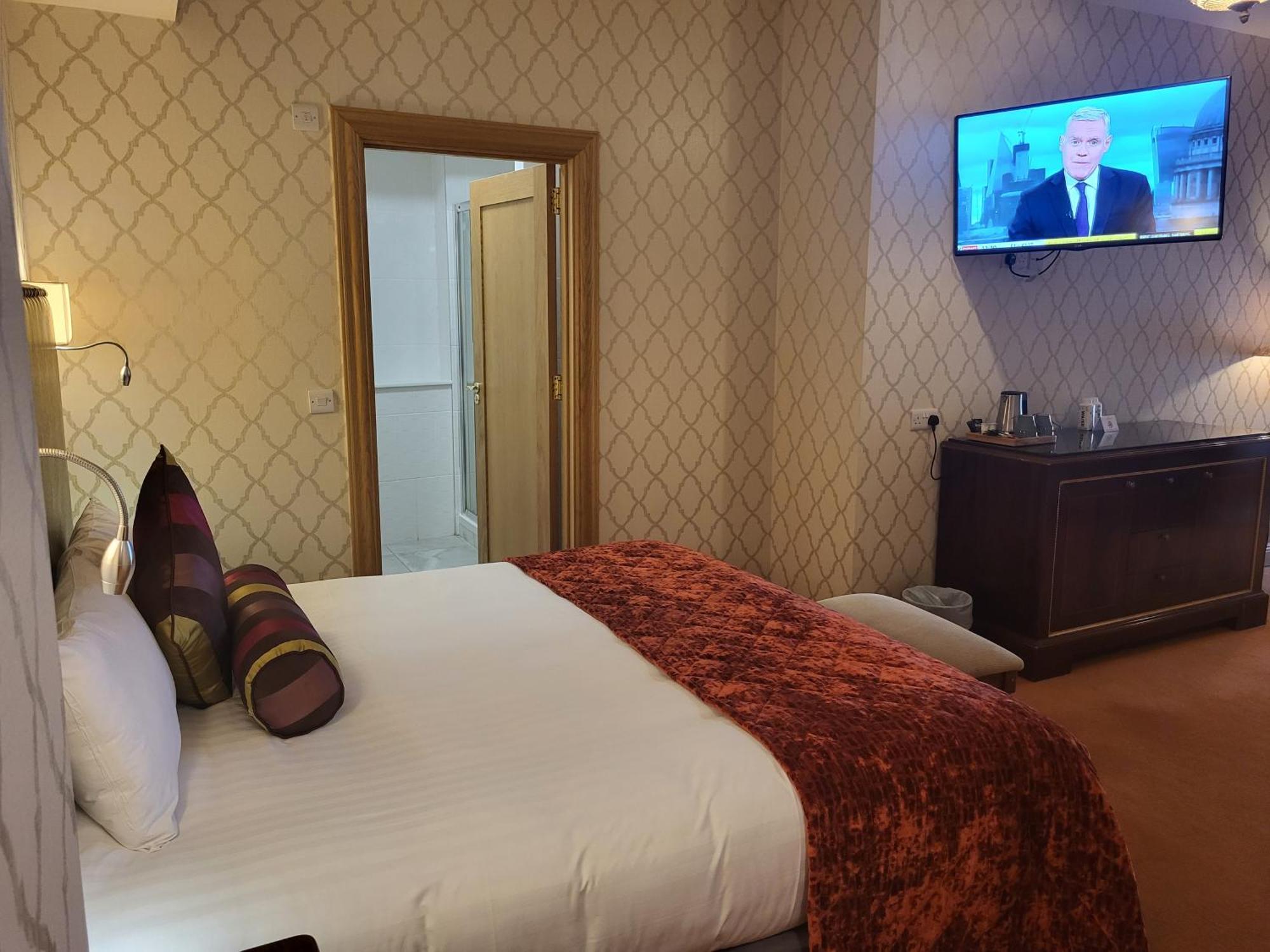 Lawlors Hotel นาส ภายนอก รูปภาพ